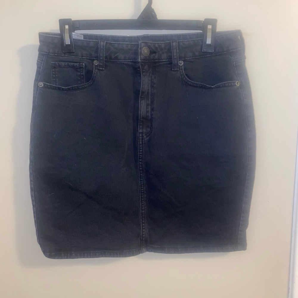 American eagle boyfriend skirt. Never worn. New with tags size 10